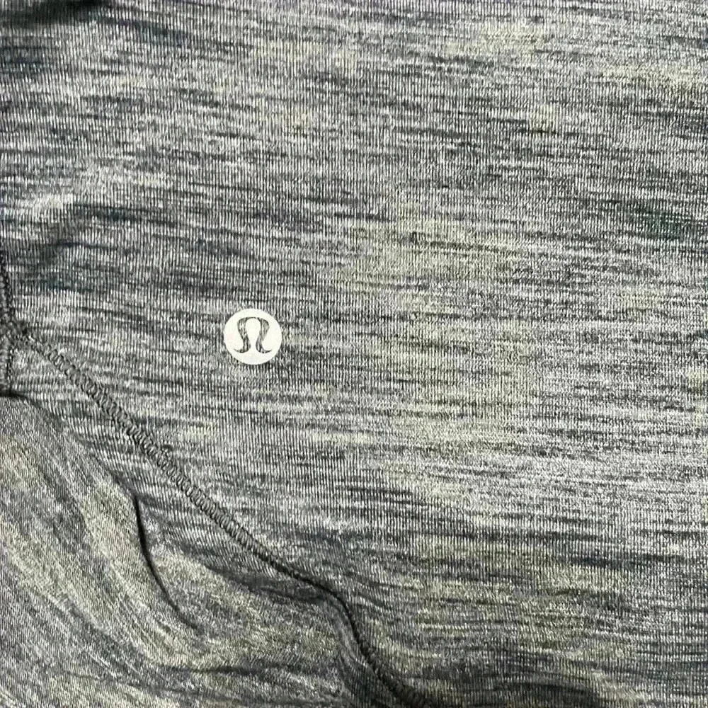 Lululemon woman’s top